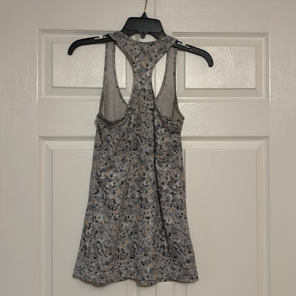 Lululemon Gray Patterned Tank Top - Picture 3 of 3